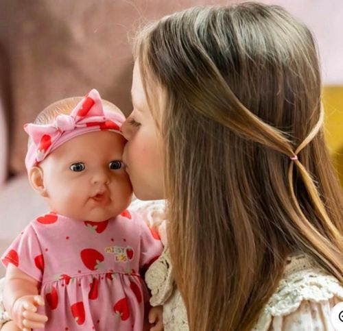 Missy Kissy Interactive doll with model kisses
