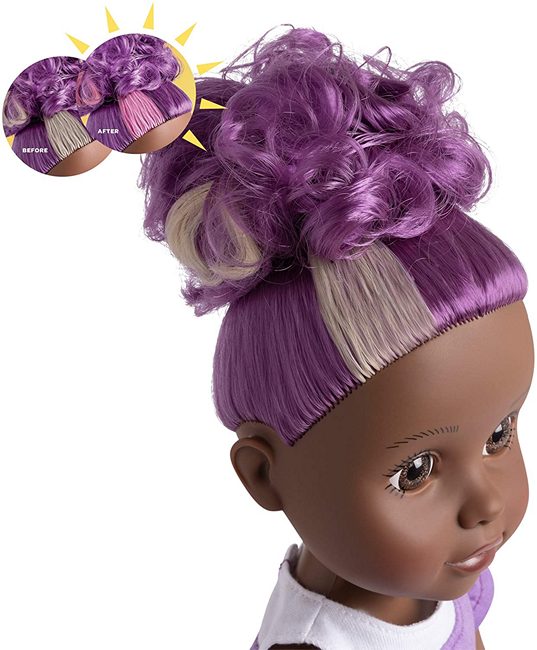 Close up of the Savannah Doll's sunlight changeing hair